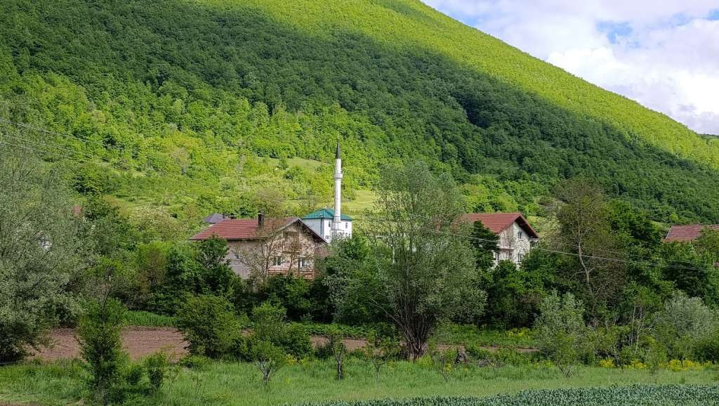 U povratničkim naseljima kod Bihaća život se i dalje gradi vlastitim rukama