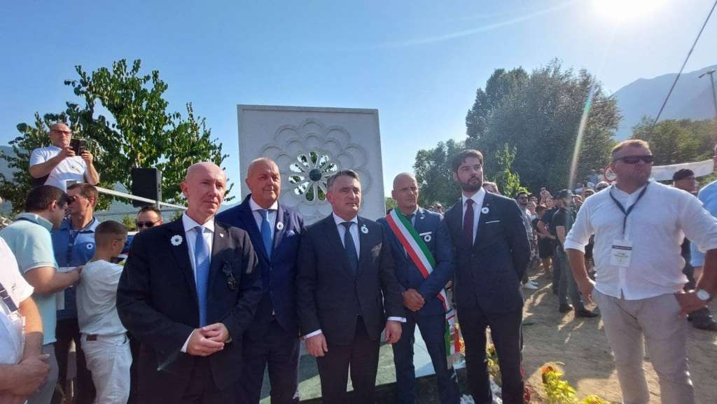 Komšić u Italiji prisustvovao otvaranju spomen obilježja 'Cvijet Srebrenice'