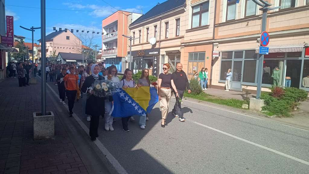 Sanski Most obilježio 29 godina slobode evociranjem sjećanja na heroje i oslobodilačku borbu