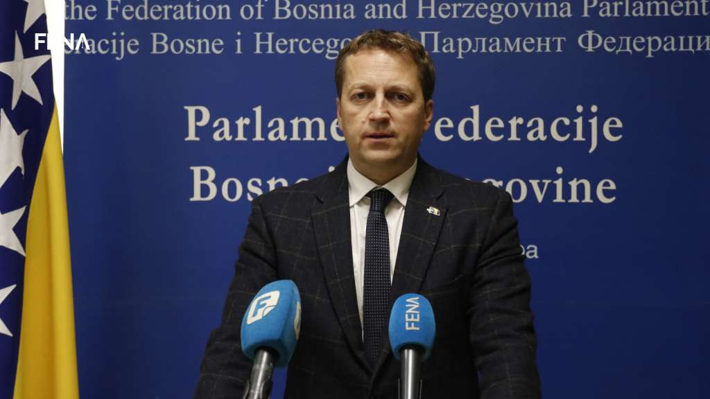 Efendić: Odbijanjem poziva na dogovor, Nikšić blokira formiranje vlasti zarad svoje premijerske ambicije