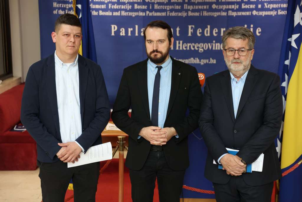 Jedinstven stav SBiH, NES-a, HDZ-a 1990 i HNP-a oko pitanja djelovanja Ustavne komisije