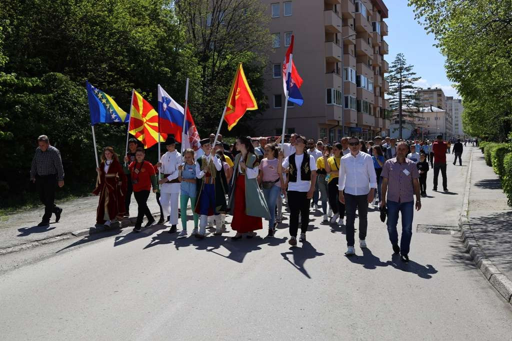 Stotine mladih inovatora i budućih inženjera u Banovićima na međunarodnoj smotri stvaralaštva