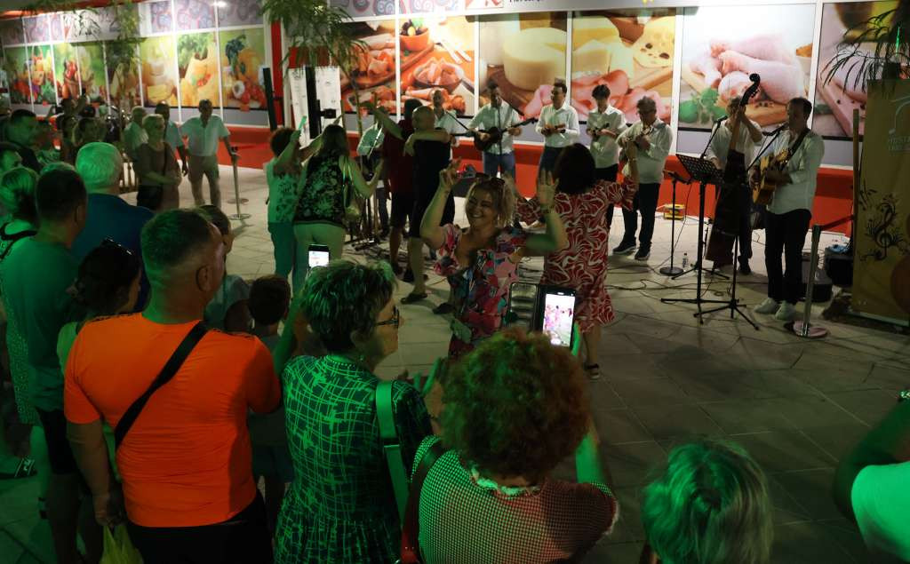 „Mostarski tamburaši“ upriličili nezaboravan koncert u okviru „Mostarskog ljeta“