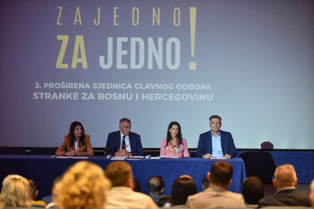 Stranka za BiH usvojila tekst tužbe protiv EU, Hrvatske i OHR-a