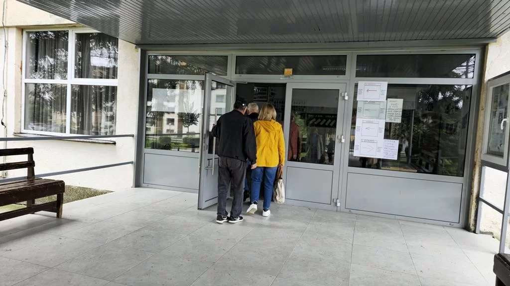 U Velikoj Kladuši do 15 sati glasalo 29,07 posto birača
