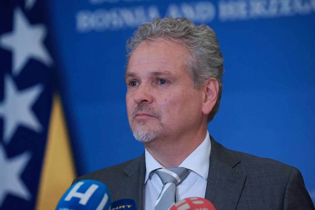 Sattler: Sjećanje na genocid u Srebrenici danas je važnije nego ikada