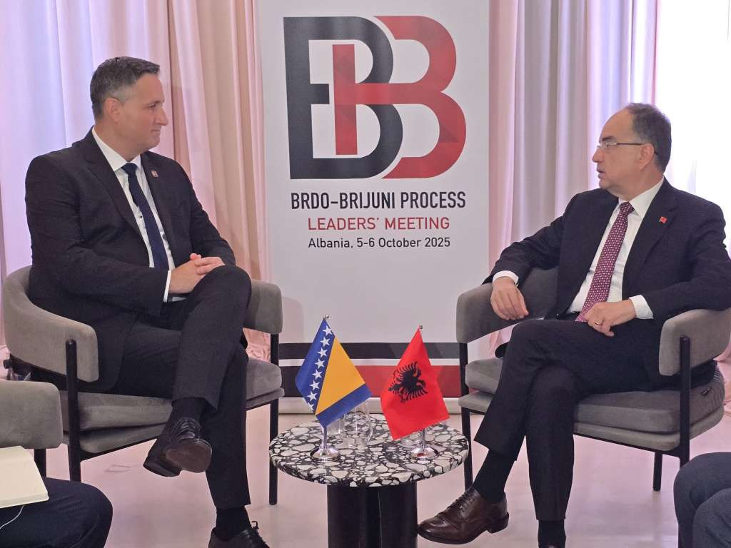 Bećirović i Begaj razgovarali o uspostavi direktne aviolinije između Sarajeva i Tirane