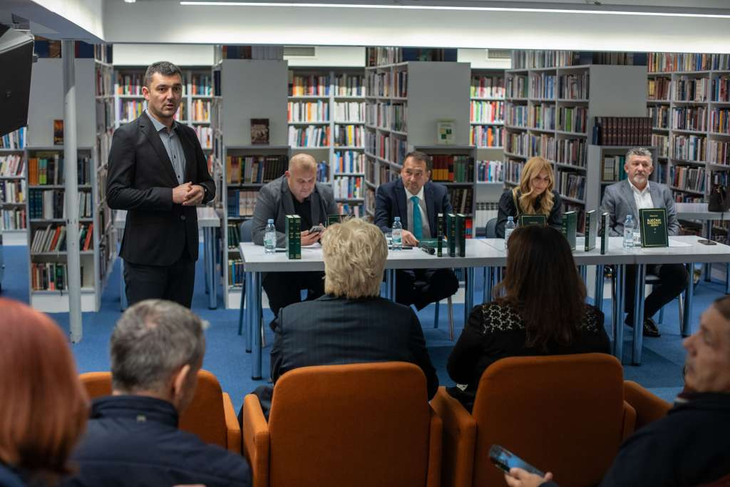 Bibliotekama u Zagrebu, Ljubljani, Bihaću i Sisku VKBI darovao rječnike bosanskog jezika