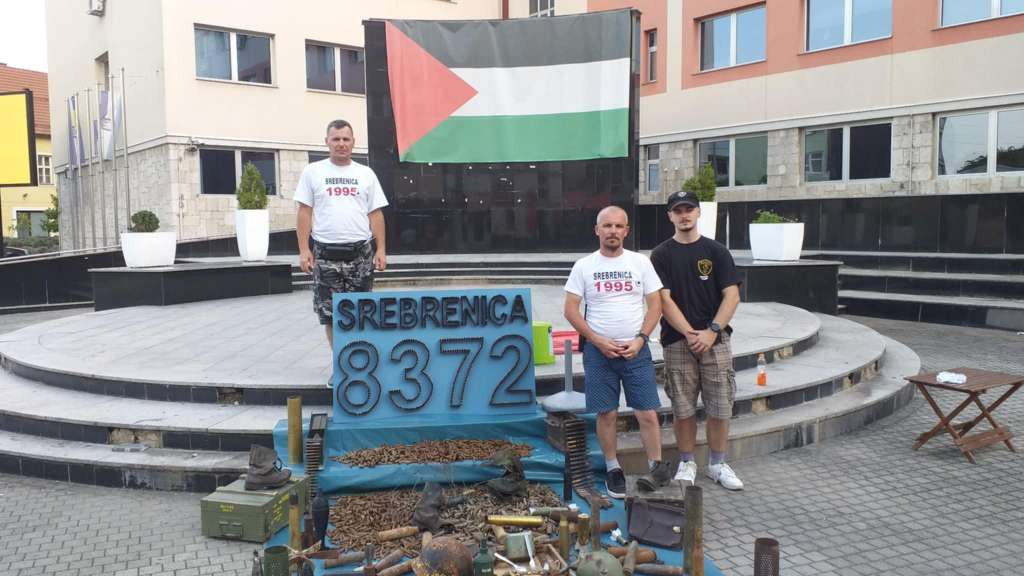 Bišćani instalirali postavku od municije s porukom 'Srebrenica se nikada ne smije zaboraviti'