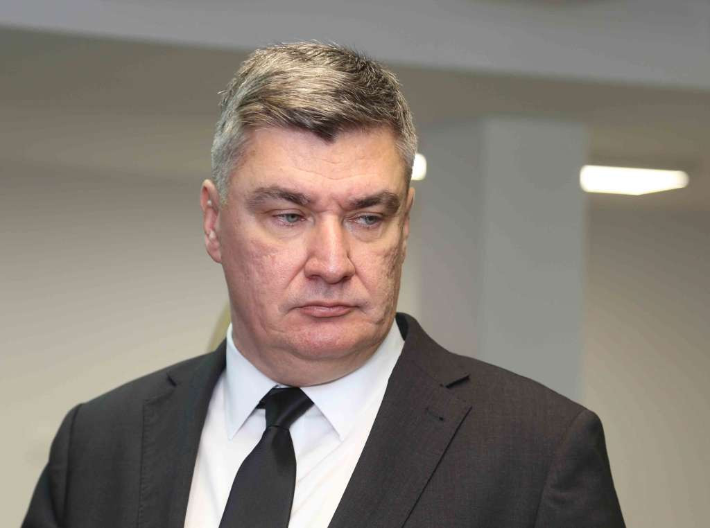 Milanović: Policija je trebala reagirati na pokliče "Za dom spremni"