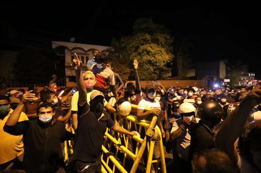 Snage sigurnosti Šri Lanke raspoređene u glavnom gradu nakon jednodnevnih demonstracija i nemira