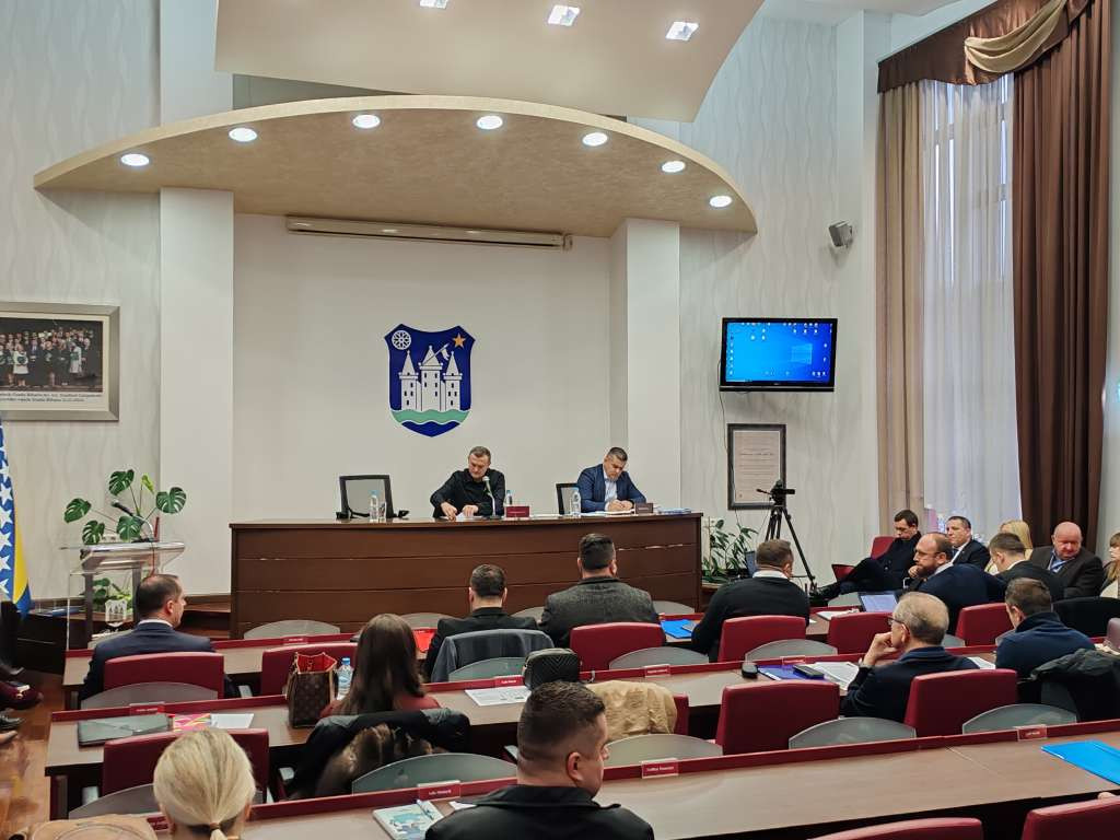 Na sjednici GV Bihać vijećnik Amidžić upozorio na novu sječu drveća u grobljima