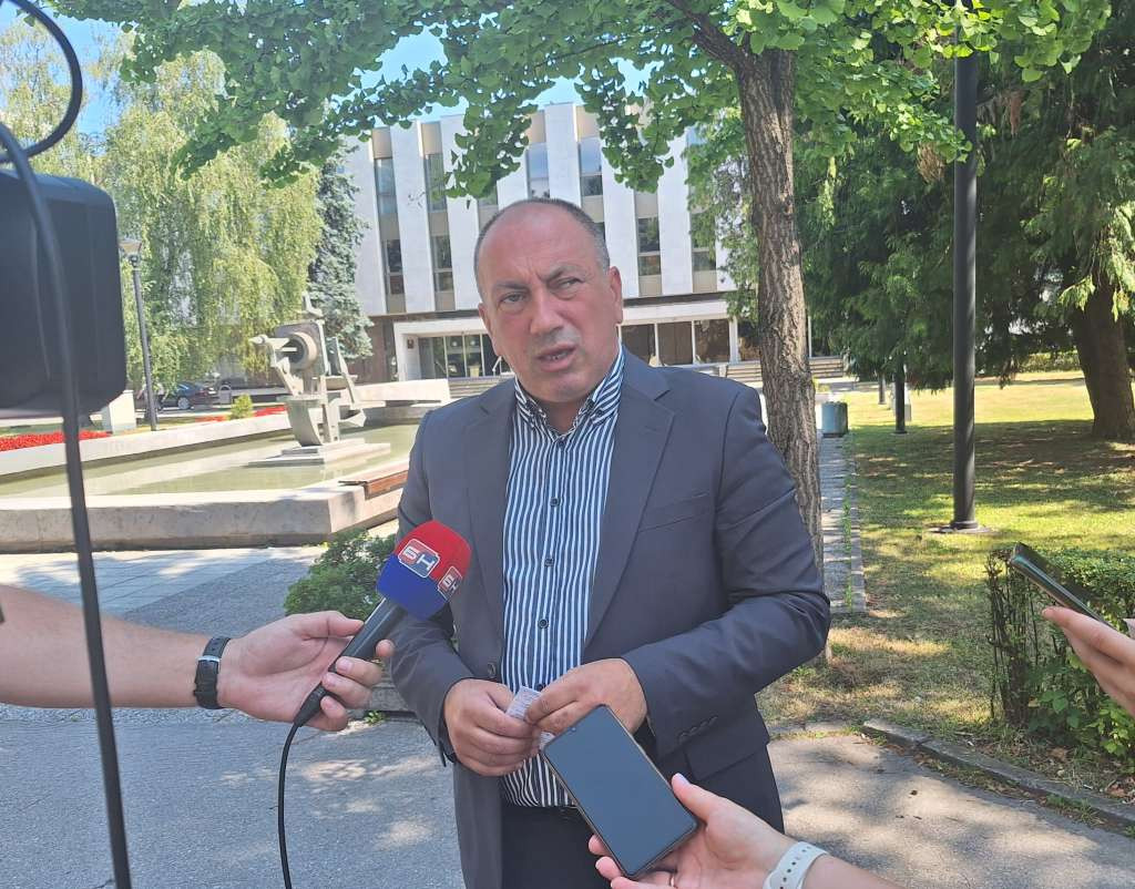 Crnadak traži da Višković sazove posebnu sjednicu NSRS o slučaju "Viaduct"