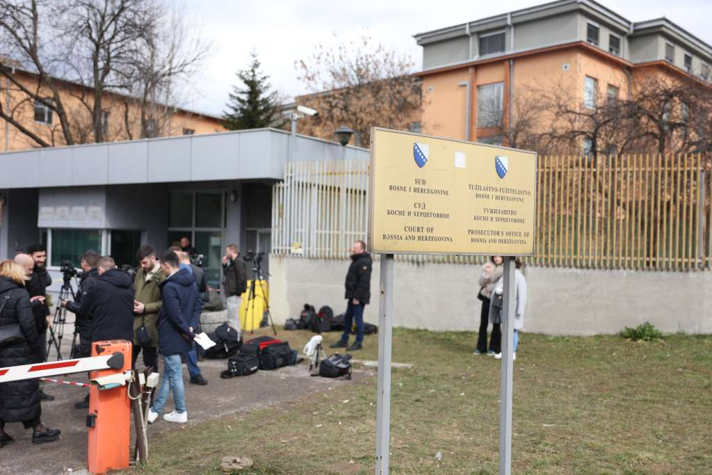 Skoro 300 nedostupnih za ratne zločine