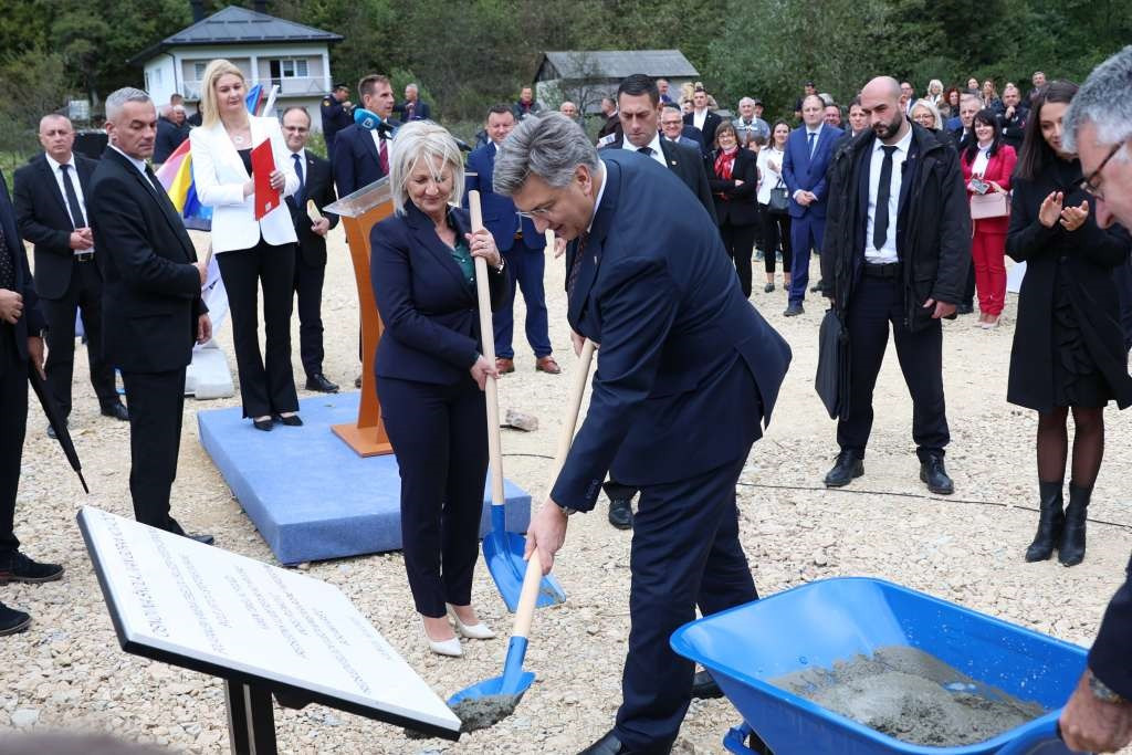 Plenković i Krišto u Fojnici položili kamen temeljac OŠ 'Ivan Goran Kovačić'