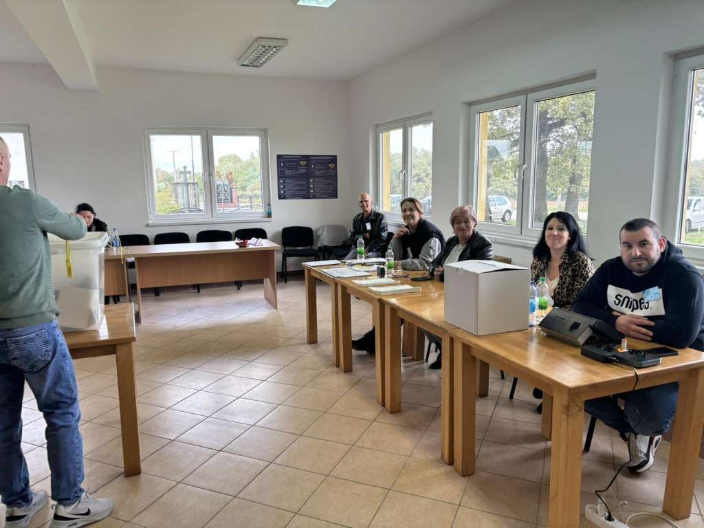 U Brčko distriktu BiH do 15 sati na birališta izašlo 34 posto upisanih birača