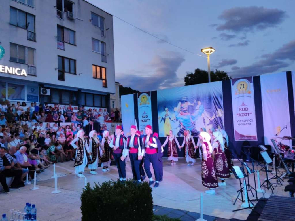 KUD 'Azot' Vitkovići smotrom folklora obilježio 71. rođendan