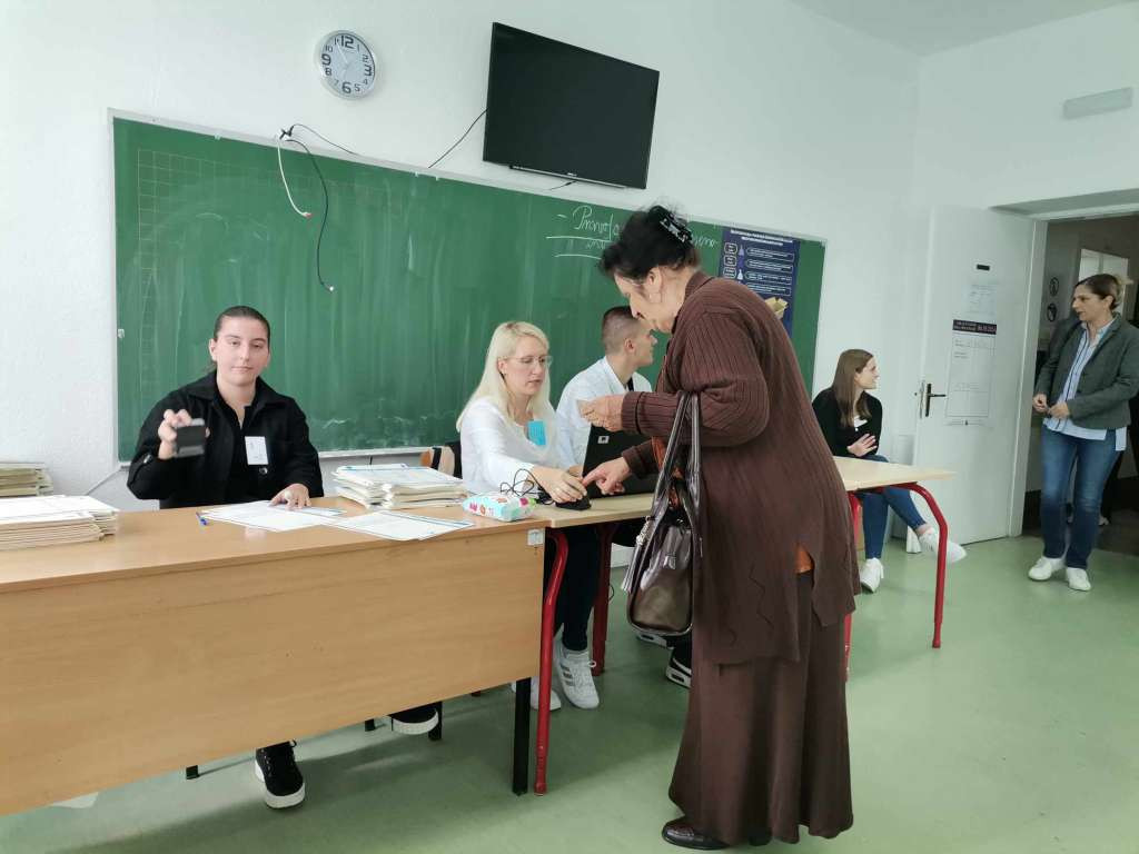 Do 15 sati u Goraždu glasalo 43,07 posto birača