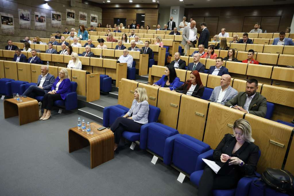 Dom naroda FBiH nije usvojio Nacrt zakona o građanskoj inicijativi i zaštiti građana i aktivista