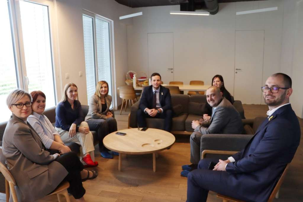 Premijer Uk i ministrica Pavić Pečenković obišli Roditeljsku kuću