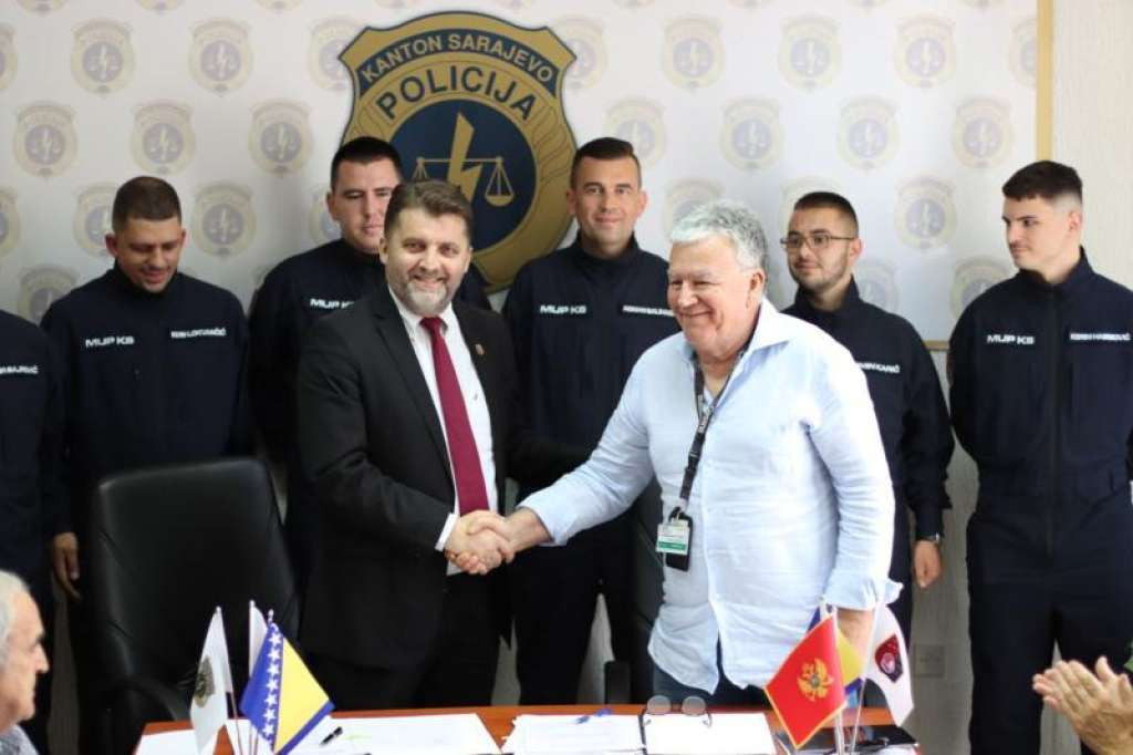 Piloti prve helikopterske jedinice MUP-a KS uspješno poletjeili i stekli PPL licencu