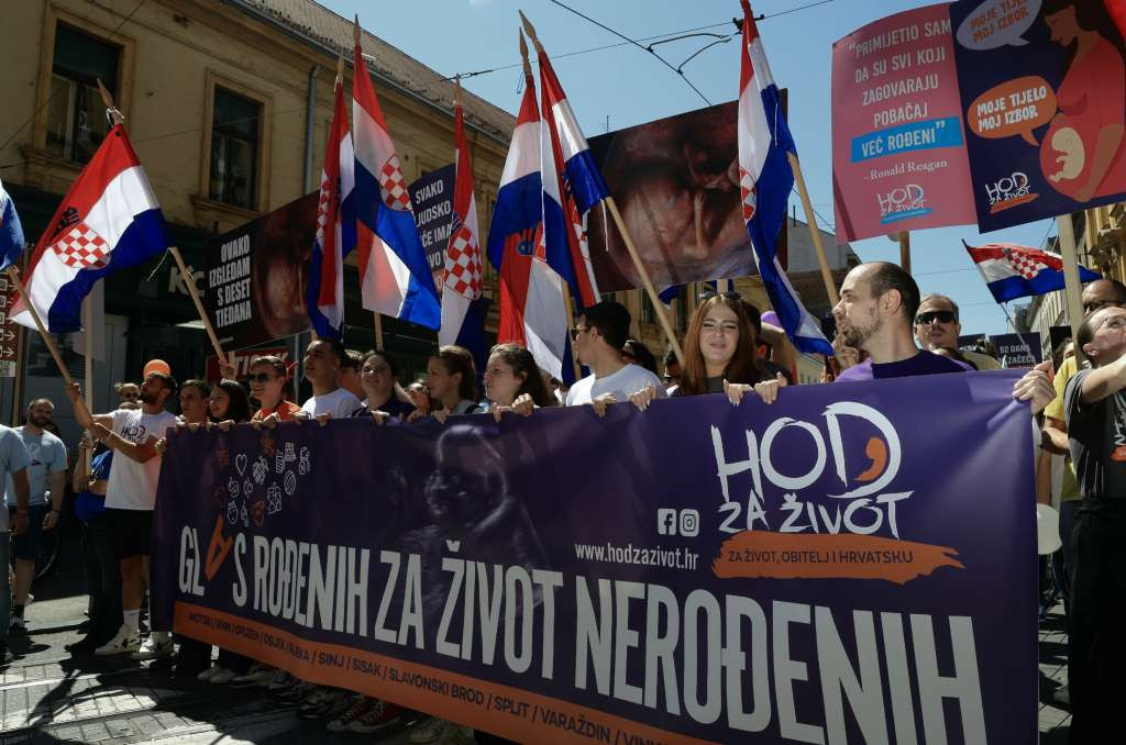 U 15 hrvatskih gradova održan "Hod za život"