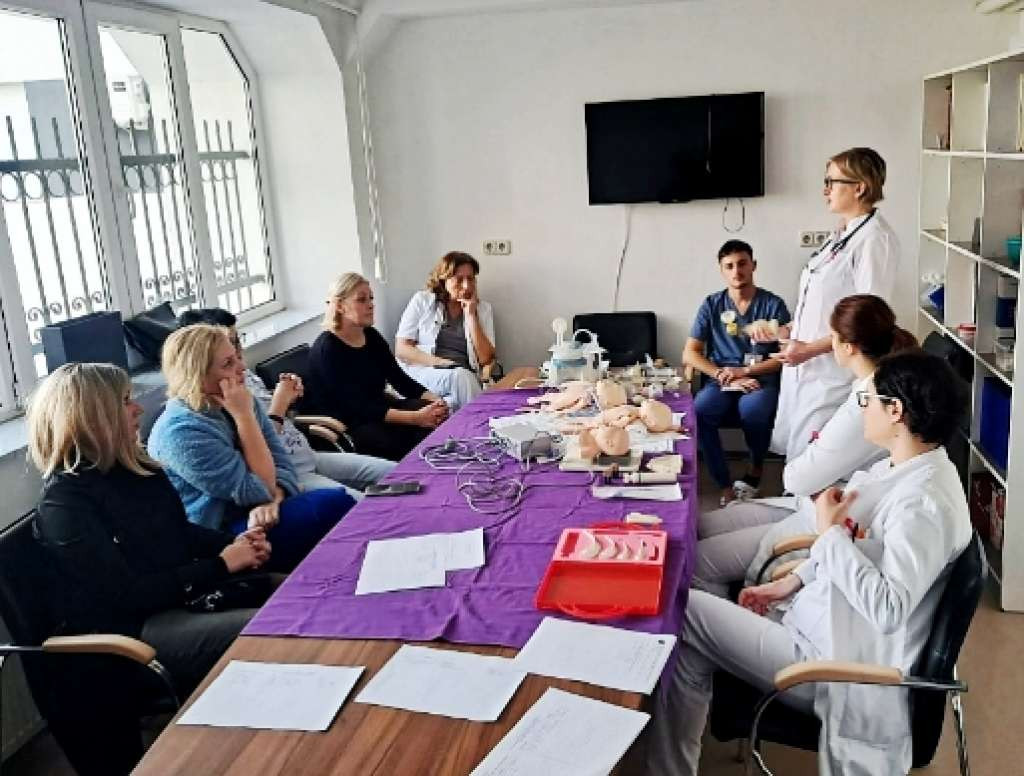 Bihać - Na Odjelu za dječije bolesti održan tečaj iz neonatalne reanimacije