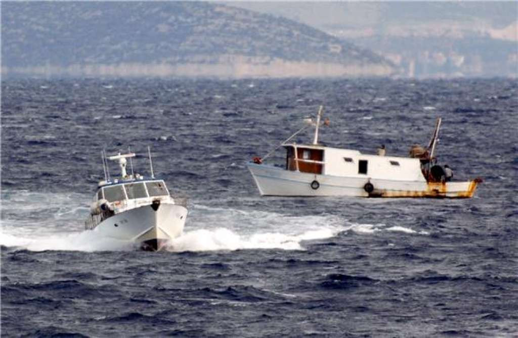 Vatrogasci u viškom akvatoriju spasili 16 osoba