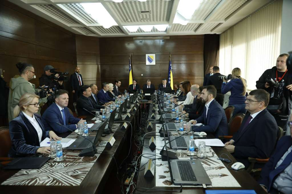 Vlada FBiH - Obustava konkursnih procedura