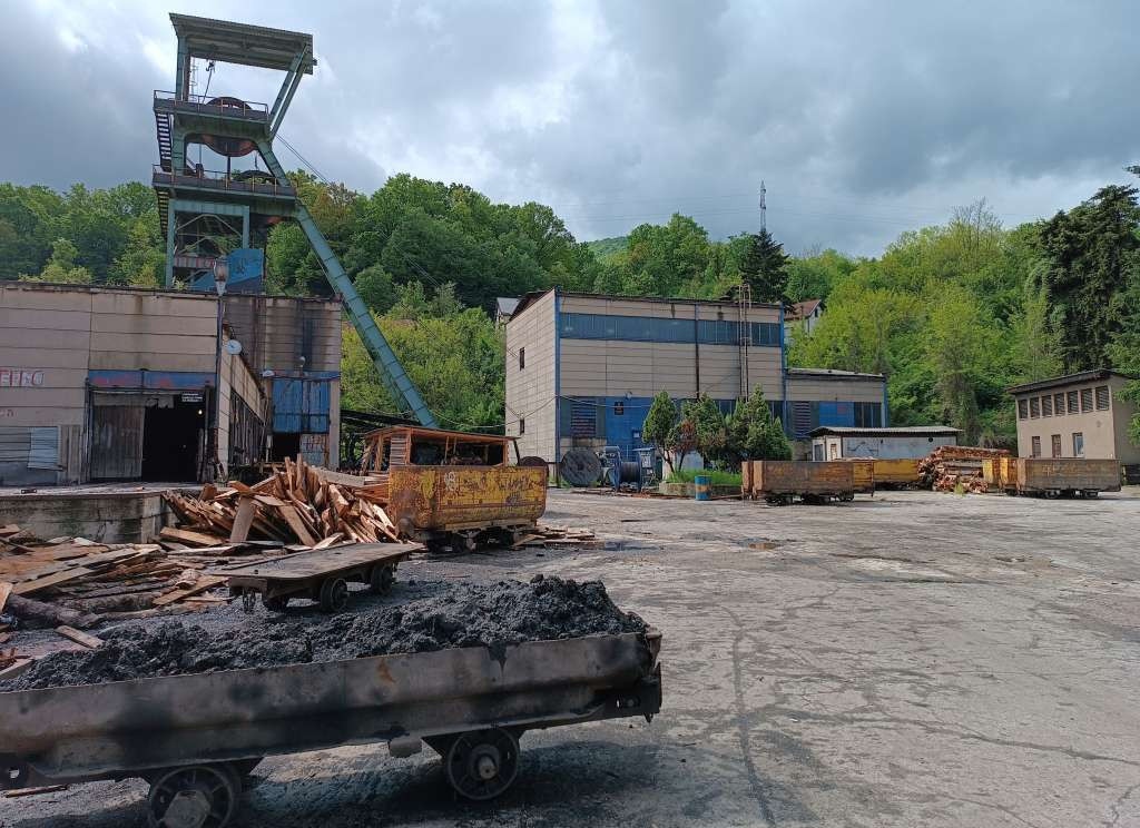 Zenički rudari počeli dobivati plaću, treća smjena u Raspotočju