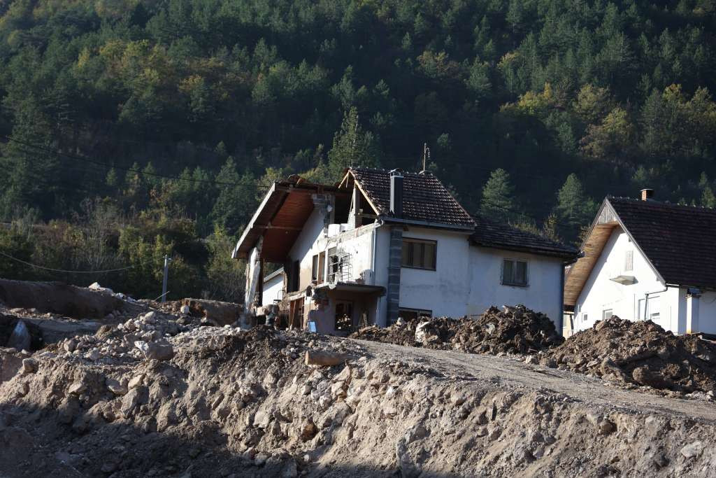 Jablanica: Nastavljeni radovi na uređenju lokaliteta za postavljanje kontejnerskog naselja