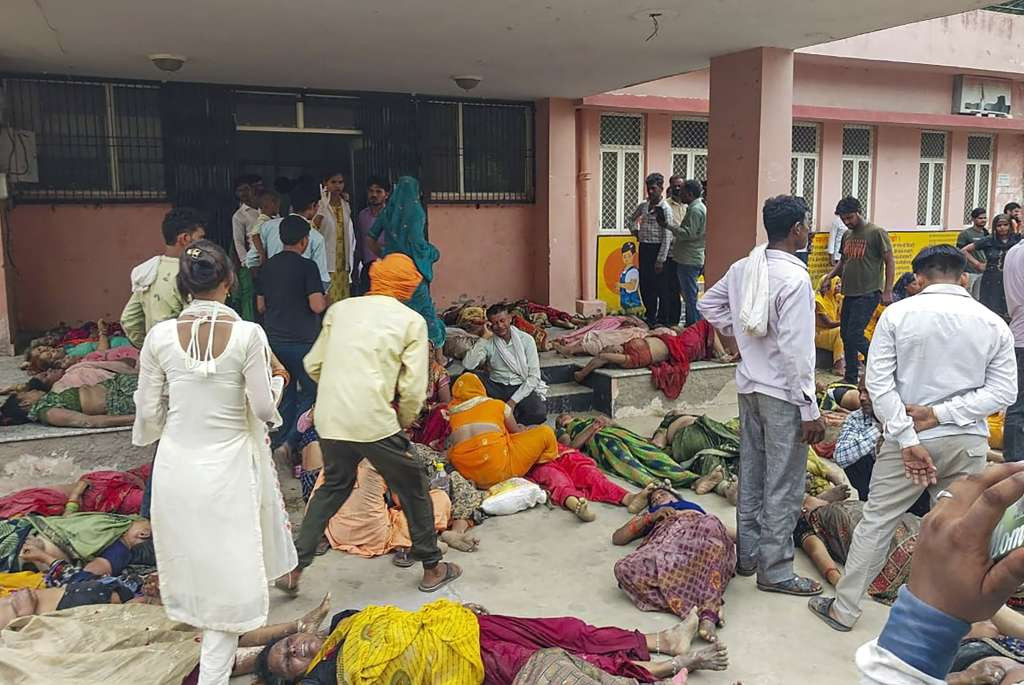 Najmanje 87 ljudi poginulo u stampedu na hinduističkom vjerskom skupu u Indiji
