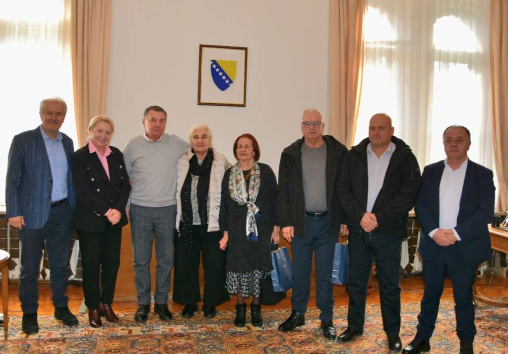 Lendo: Proslava 9. januara krivično djelo, Vlada Srbije prisustvom pokazuje namjere prema BiH