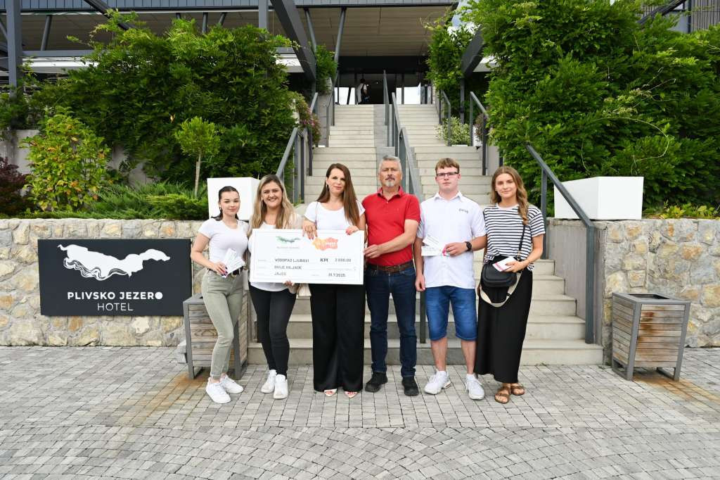 Na Desant Festivalu u Jajcu večeras koncert Željka Joksimovića