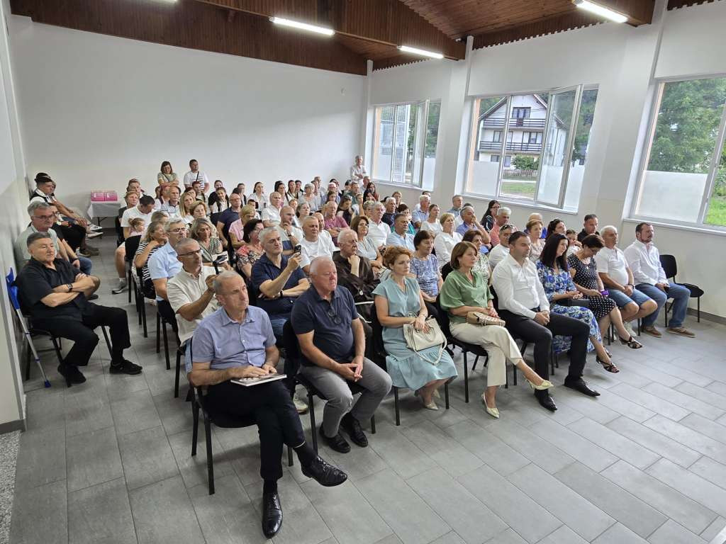 U Busovači predstavljena knjiga 'Naša priča' Ivice Petrovića