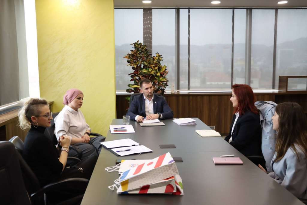 Delić i predstavnice Vijeća mladih razmatrali ključne korake za zadržavanje mladih u BiH
