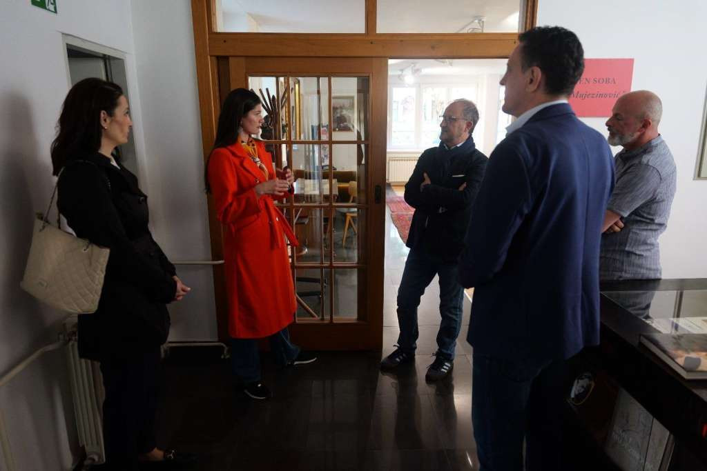 Soreca posjetio atelje Ismeta Mujezinovića u Tuzli