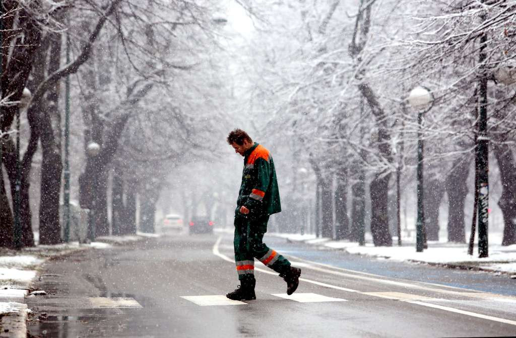 I sutra u BiH oblačno vrijeme, u Bosni susnježica i snijeg, očekivana visina snijega od 10 do 20 cm