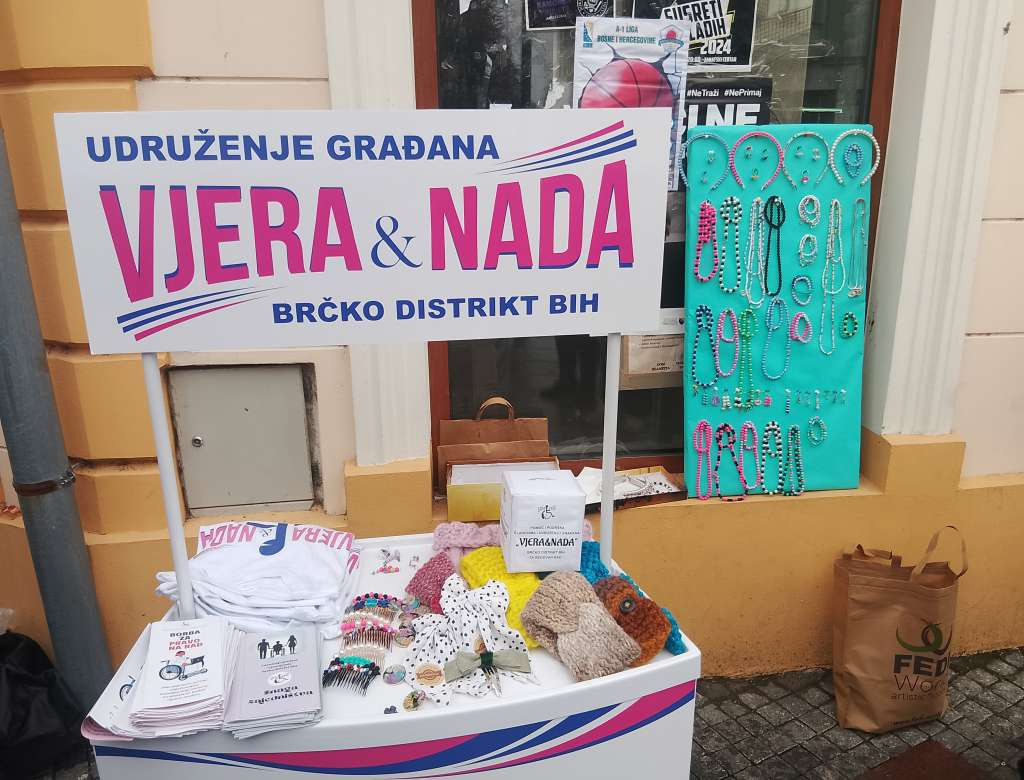 Bazar ručnih radova lica sa invaliditetom u Brčkom