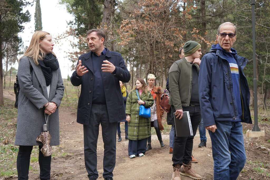 Britanski ambasador i gradonačelnik Mostara u posjeti javnim prostorima