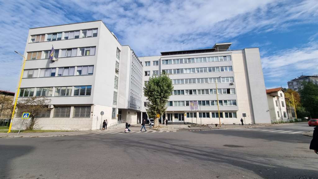 Tužilaštvo Tuzlanskog kantona zatražilo pritvor za osumnjičenog za pokušaj ubistva policajca