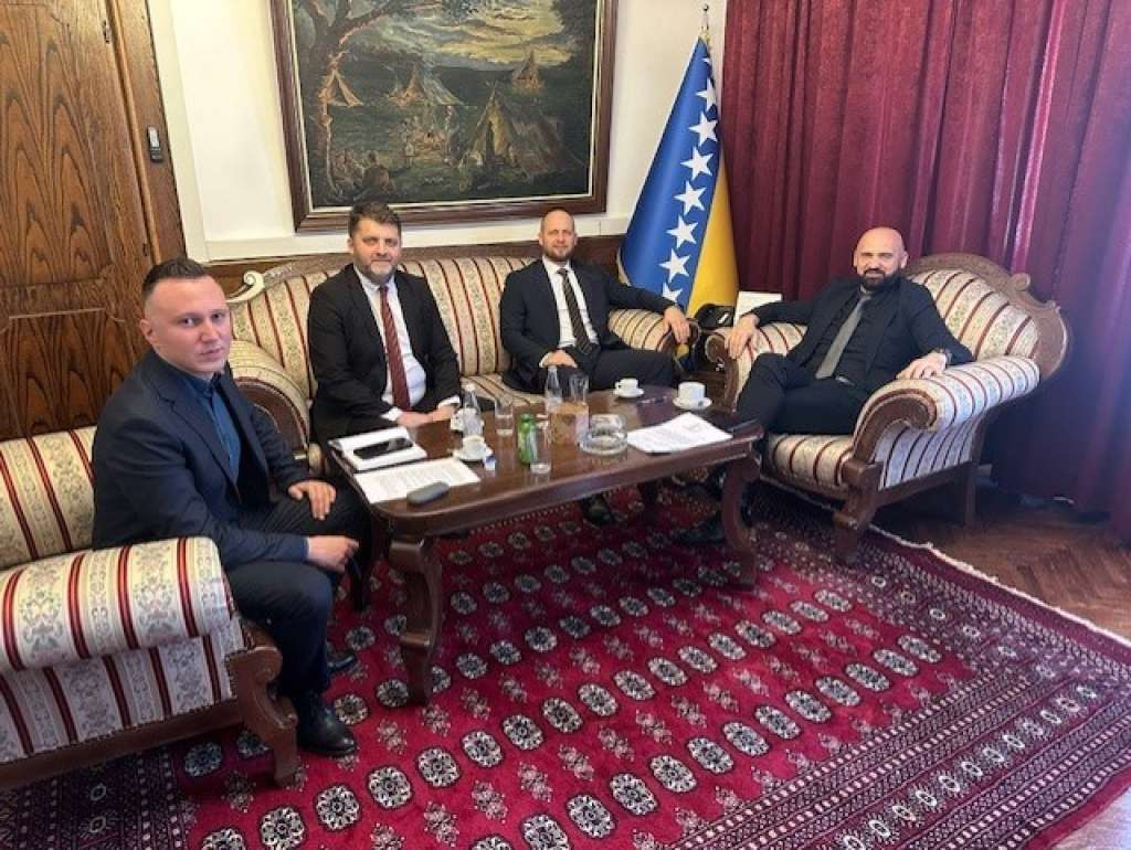 Isak održao sastanak sa Katicom i Okerićem