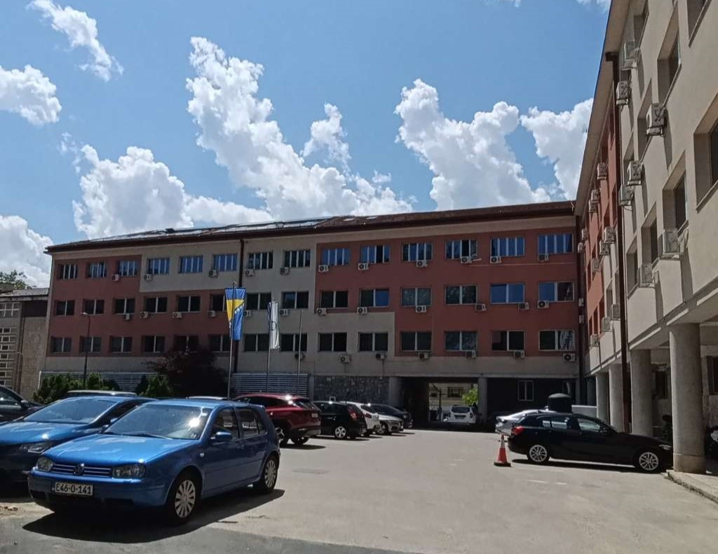 Nakon prijetnji policajcima Sud u Bihaću odredio jednomjesečni pritvor osumnjičenima