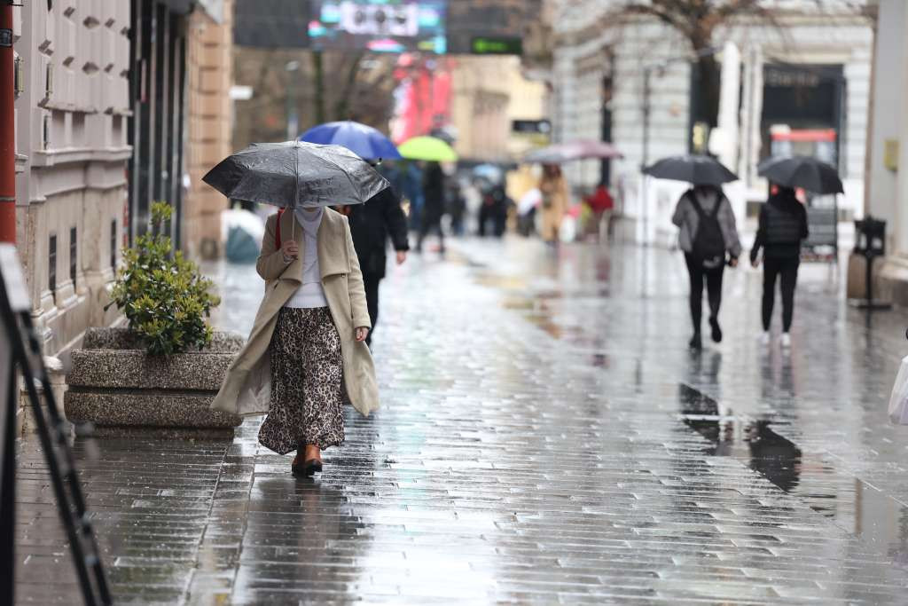 U BiH danas pretežno oblačno vrijeme sa kišom i pljuskovima