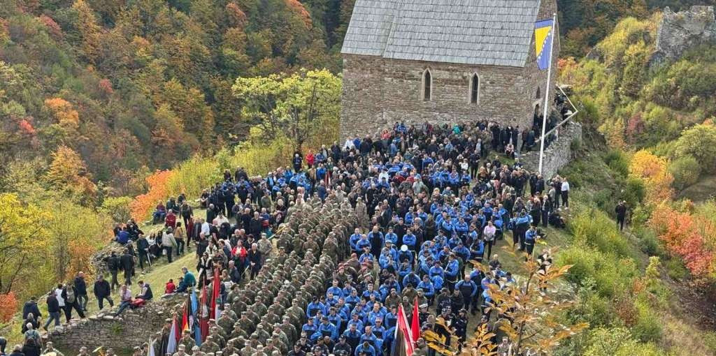 Na Bobovcu održano tradicionalno vojno hodočašće i molitva za domovinu