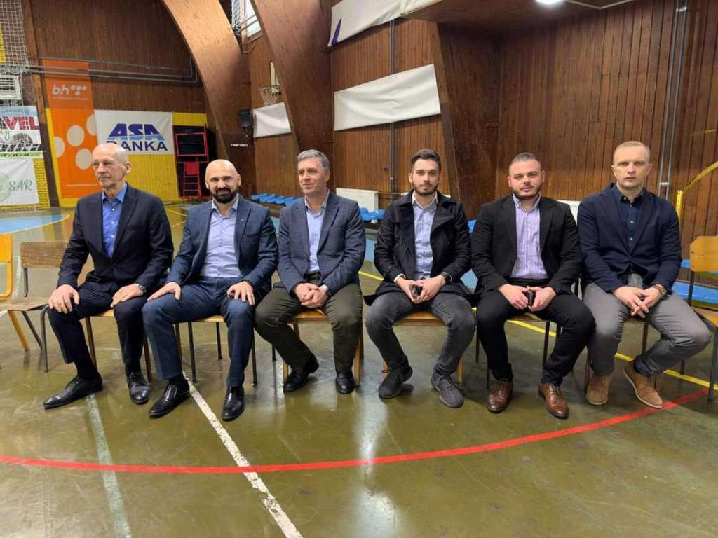 Isak podržao KK 'Leopard' i polaganje za viša karate zvanja u Zavidovićima