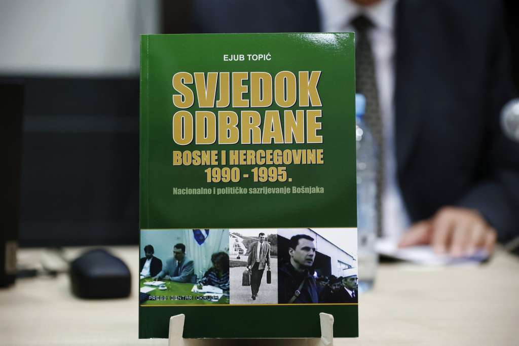 Promovisana knjiga 'Svjedok odbrane Bosne i Hercegovine 1990-1995', autora Ejuba Topića