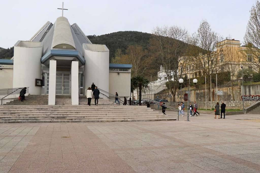 Tribina za mlade „Oprost“