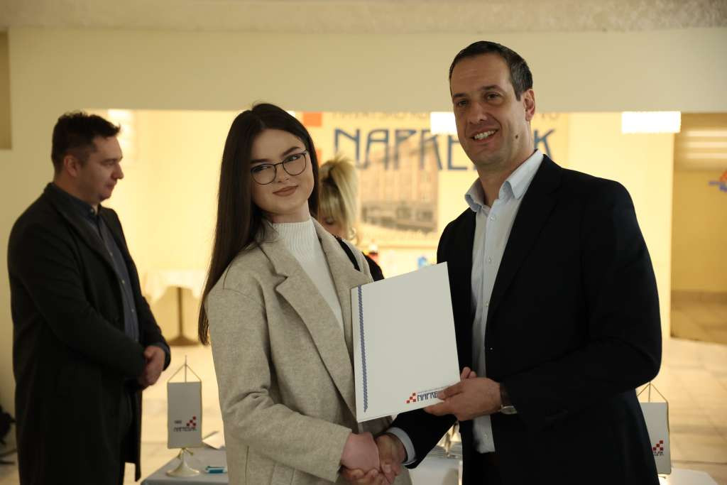 HKD Napredak: Potpisani ugovori o 119 stipendija studentima za akademsku 2022./2023.