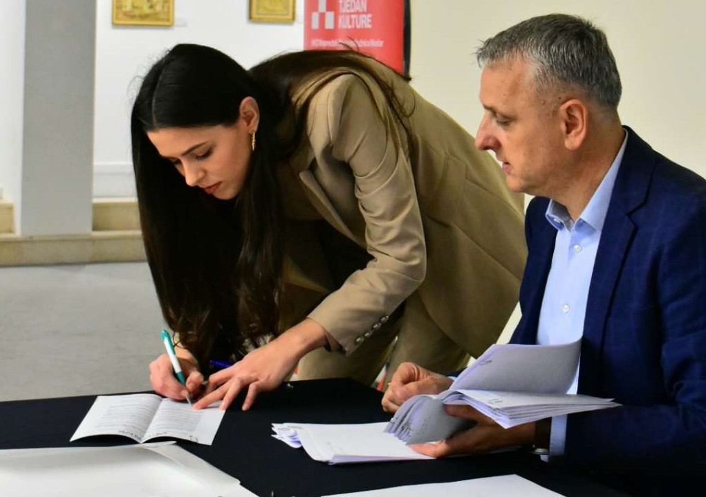 HKD Napredak: Potpisani ugovori o dodjeli stipendija za 119 studenata